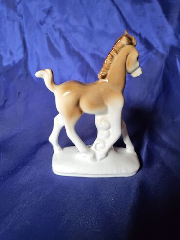 Ostali kućni dekor: Figura konja nova nemacka Foreign 70te. Porcelanska figura. mereni — 6