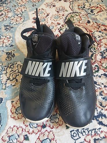 nike react: Кроссовки Nike Team Hustle D 8 (младшая/детская модель). размер 38- — 2