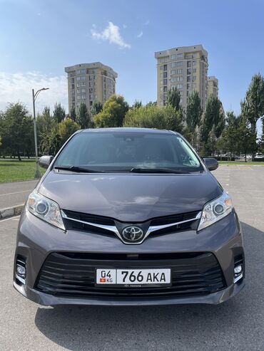 28 трактор: Toyota Sienna: 2020 г., 3.5 л, Автомат, Бензин, Вэн/Минивэн