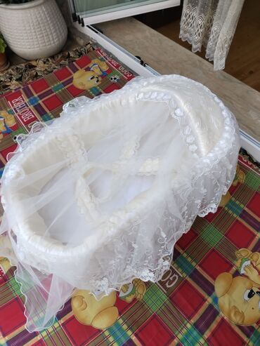 Uşaqlar üçün digər mallar: Xestexana çıxışı üçün uşaq sebeti, cəmi bir dəfə xestexana çıxışında — 9