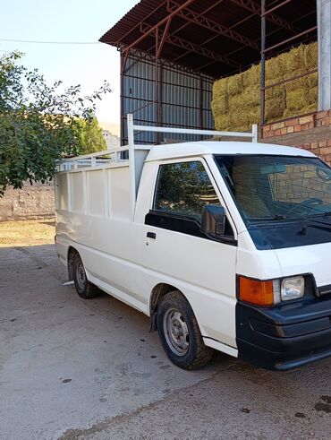 спринтер правый руль: Mitsubishi L300: 1995 г., 2.5 л, Механика, Дизель, Бус