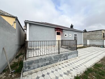 Həyət evləri və villaların satışı: Binəqədi qəs. 4 otaqlı, 100 kv. m, Yeni təmirli