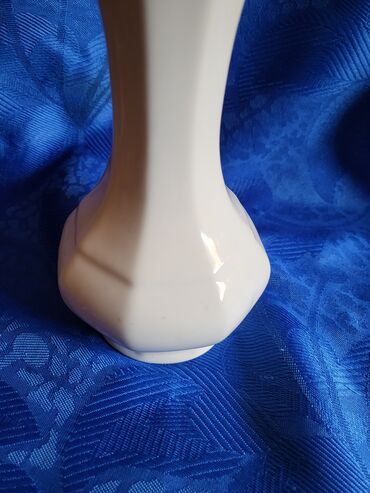 Ostali kućni dekor: Vaza nova Apro porcelan 70te. Porcelanska vaza nova — 2