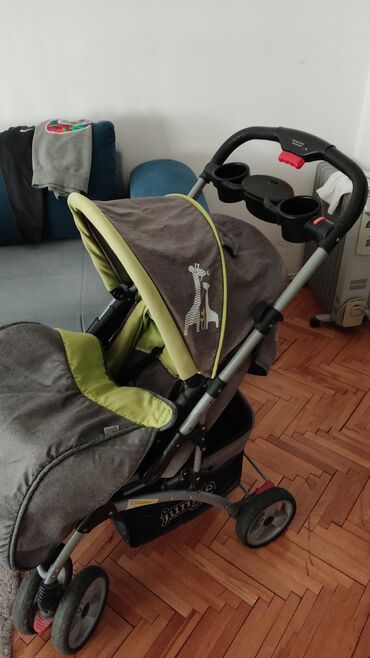 Kolica za bebe: Prodajem dobro ocuvana kolica. Rucka moze da se rotira sa obe strane