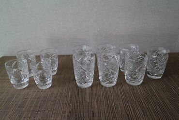 стеклянные тарелки: Винтажные хрустальные рюмки/стаканы. 4 рюмки. Высота 7 см, объем 80