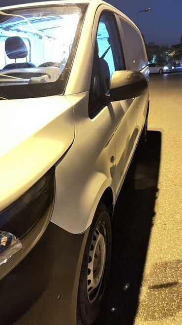 Yük maşınları: Ağ rəngli yük/furqon tipli mikroavtovan Xüsusiyyətlər: - Geniş yan — 2