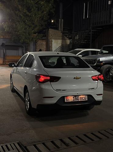 Chevrolet: Chevrolet Onix: 2021 г., 1 л, Вариатор, Бензин, Седан — 4