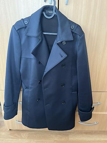 Muški kaput/peacoat – Zara Man - Kroj: klasični dvoredni peacoat sa