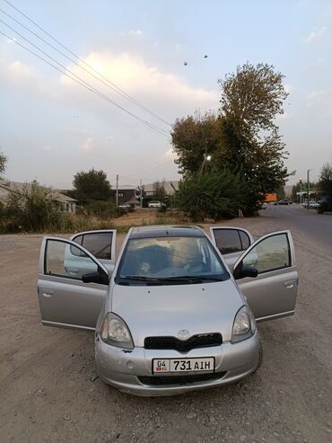 Toyota Yaris: 1999 г., 1 л, Механика, Бензин, Хэтчбэк