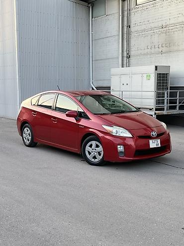 Toyota: Toyota Prius: 2011 г., 1.8 л, Вариатор, Гибрид, Хэтчбэк — 2
