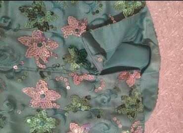 Paltolar: Satilir ucuz giymete 10manat Uwag paltari 1 manata — 3