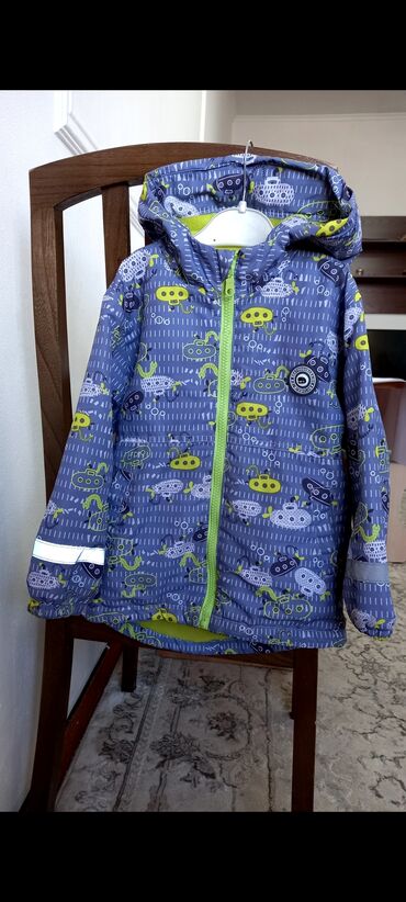 детский куртка бу: Продаю куртку .На 4 годика