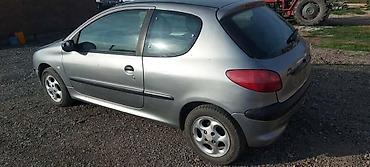 tepih crni: PEUGEOT 206 - KOMPLETAN AUTO U DELOVIMA | peugeot 206 1.1 benzinBoja — 4