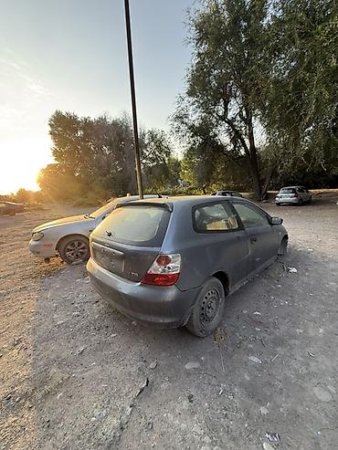 авто крепеж: Honda Civic: 2004 г., Хэтчбэк — 3