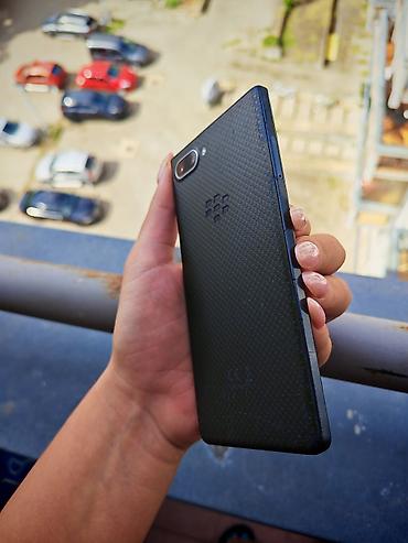 mobilni telefoni sa tastaturom: BlackBerry KEY2 LE sa fizičkom QWERTY tastaturom - Ekran na dodir — 2