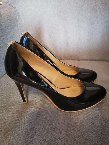 gucci cipele: Pumps, Bata, 38