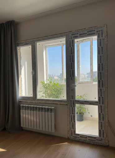 утипление балкона: ПВХ-блок «окно + дверь на балкон» - Профиль: WINTECH, белый, с