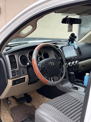 b class: Toyota Sequoia: 2012 г., 5.7 л, Газ, Внедорожник — 6