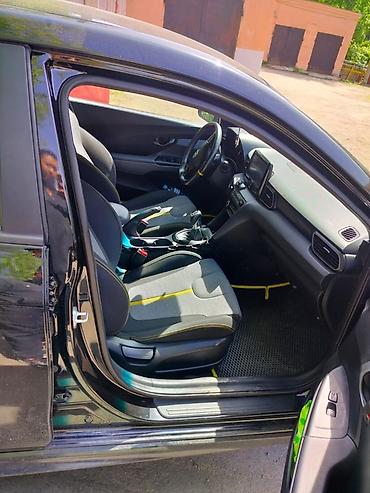 Hyundai: Hyundai Veloster: 2020 г., 1.6 л, Механика, Бензин, Хэтчбэк — 6