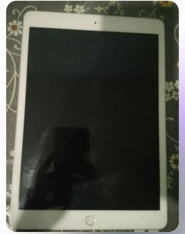 iphon 7s: IPhone 16e, 32 GB, Alpine Green, Barmaq izi, Face ID, Sənədlərlə