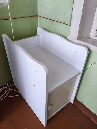 kamontlar: Ağ rəngli kompakt uşaq bezi dəyişdirmə masası/komod. - Material — 1