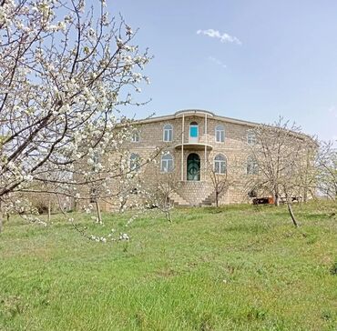 göygöl rayonunda evlərin alqı satqısı: Hacıkənd, 200 kv. m, 7 otaqlı, Hovuzsuz, Qaz, İşıq, Su