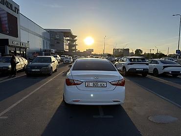 сары соната: Hyundai Sonata: 2010 г., 2 л, Автомат, Газ, Седан — 5