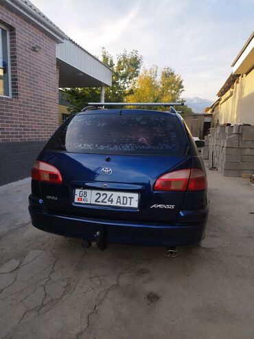 тайота krawn: Toyota Avensis: 2002 г., 1.8 л, Механика, Бензин, Универсал