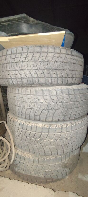 Шины: Шины 225 / 65 / R 17, Зима, Комплект, Внедорожные (АТ/МТ), Bridgestone