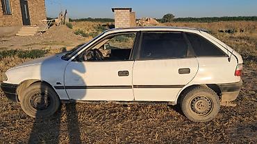 opel astra universal: Opel Astra: 2013 г., Седан — 2