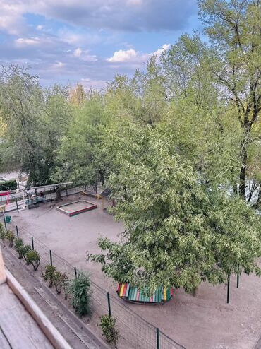 квартиры в районе рабочий городок: 1 бөлмө, 23 кв. м, Жатакана жана мейманкана түрүндө, 3 кабат, Косметикалык ремонт