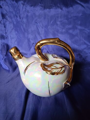 Čajnici: Bokal za zestoko pice,francuski,porcelanski. 70te. Bokal nov — 4