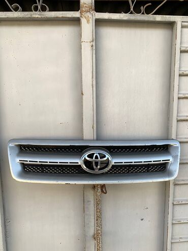 Решетки, облицовки: Toyota Б/у, Оригинал