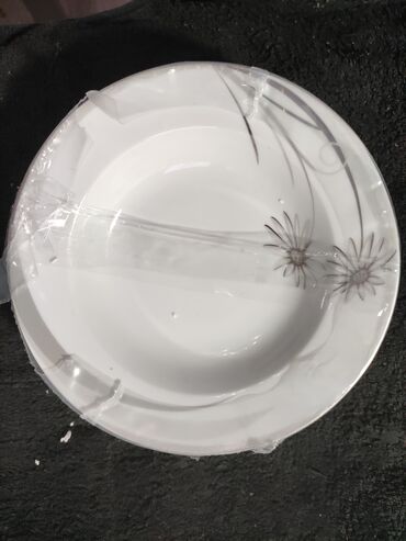 Наборы посуды: Продаю новый столово-чайный сервиз на 6 персон. Произведен в Иране на — 6