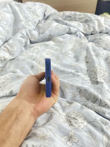 Другие мобильные телефоны: Смартфон с чехлом The North Face (синий) - Экран с фронтальной — 4