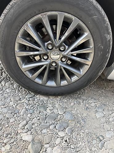 Шиналар жана дисктер: Комплект оригинальных литых дисков Toyota с шинами Все 4 диска в — 3