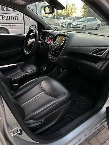 шлем с визором: Chevrolet Spark: 2019 г., 1 л, Автомат, Бензин, Хэтчбэк — 10