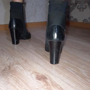 kajila bot: Qadın botları – qara rəngdə, ətəyədək biləkyanı model - Material — 2