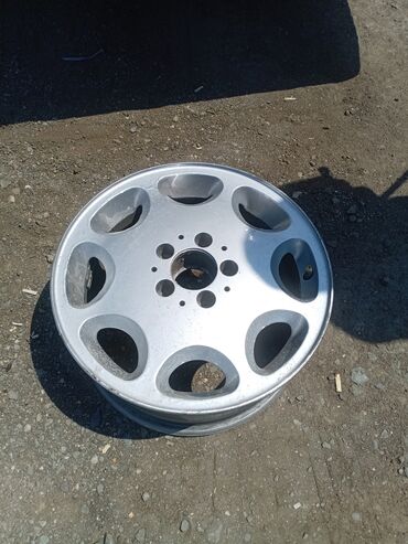 təkərdən əl işləri: Disk Mercedes-Benz R 16