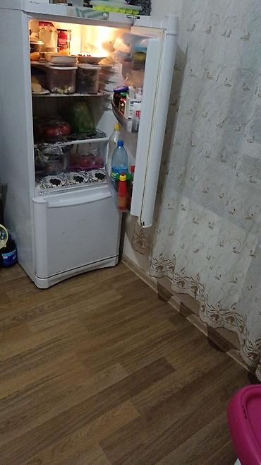 Soyuducular: Ağ rəngli iki kameralı soyuducu - Üstdə əsas soyutma bölməsi, altda — 4