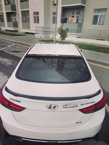 Hyundai: Hyundai Elantra: 1.8 l | 2011 il Sedan — 2