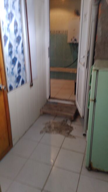 Uzunmüddətli kirayə evlər: Kirayə üçün ayrı girişli kiçik həyətüstü sahə və sanitar qovşaq - — 6