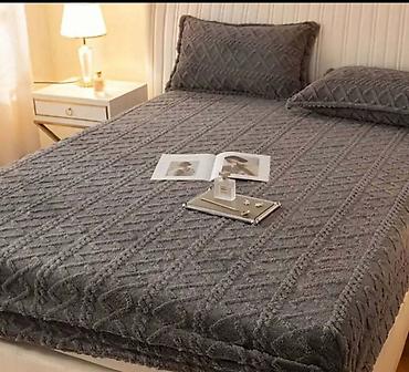 Posteljina: Reljefni čaršafi Čaršaf na lastiš 25 + 2 jastučnice(5) Cena 3800 — 7