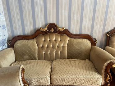 divan oturacaq: Divan, İşlənmiş, Açılmayan, Bazasız, Vеlur parça, Çatdırılma yoxdur
