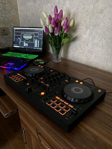 dj controller: Pioneer DJ FLX4 İstifadə edilməyib, dünən alınıb. 1 il rəsmi