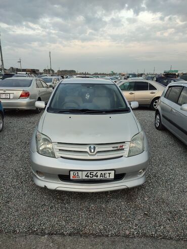 Toyota: Toyota ist: 2003 г., 1.3 л, Автомат, Бензин, Универсал