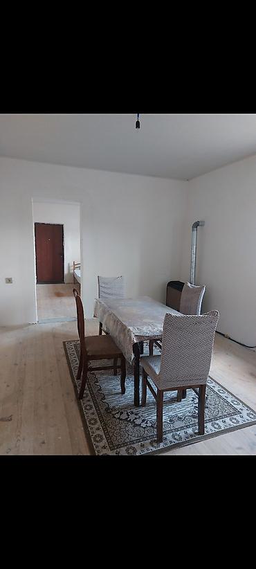 madeyra stol stul: Pirşağıda 1 otaqlı ev kirayə verilir. Mətbəxi içərisində sanuzeli var — 1