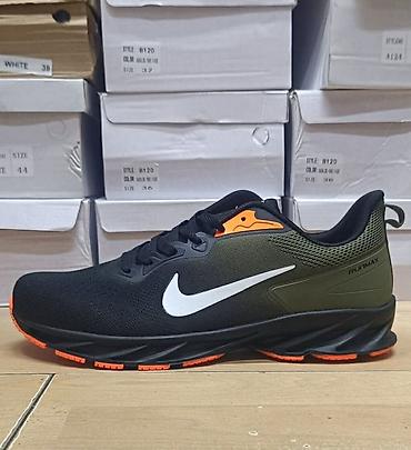 walkmaxx srbija: Nike Runmax patike za trčanje i svakodnevno nošenje, u crnoj boji sa — 1