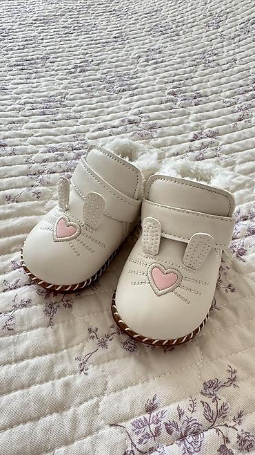 Детская обувь: Обувь на девочку б/у в отличном состоянии,зимние новые,аквасоки Lc — 4