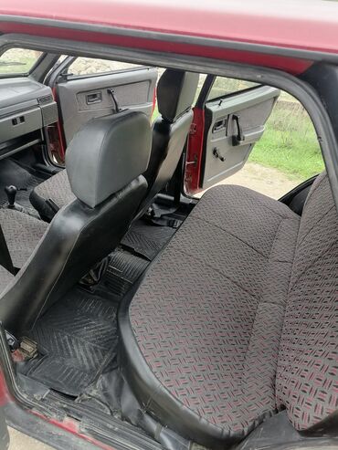 Digər Avtomobillər: Masin satilir qiymeti 3500.Bu nomreye yazin masin haqda sualiniz olsa — 3